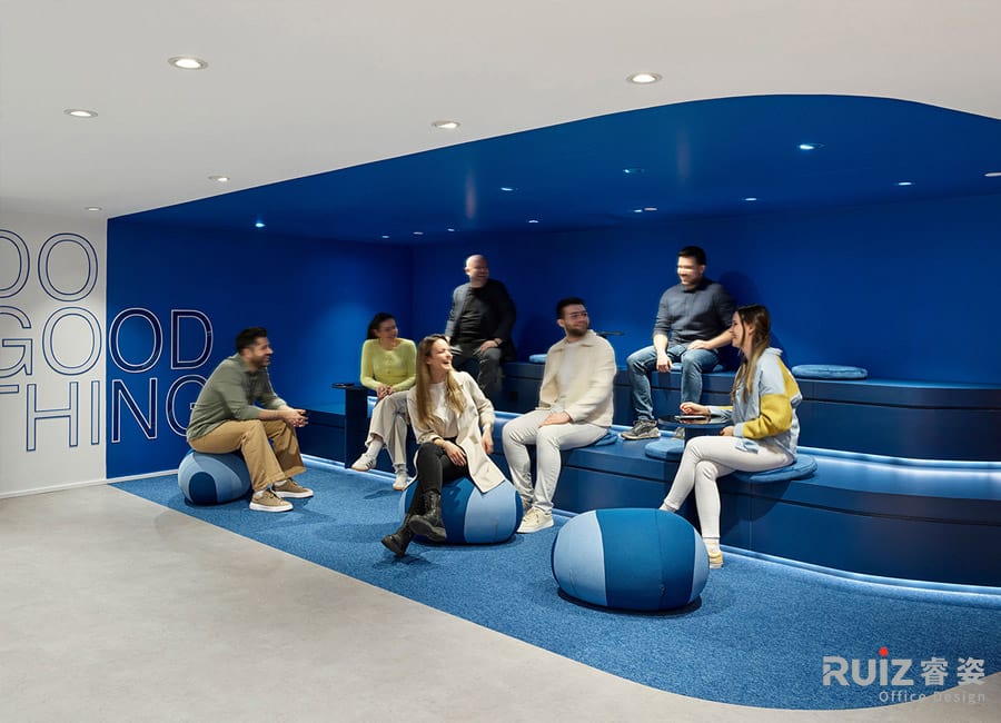 色彩能量学：墙面配色如何重塑团队情绪与办公效能